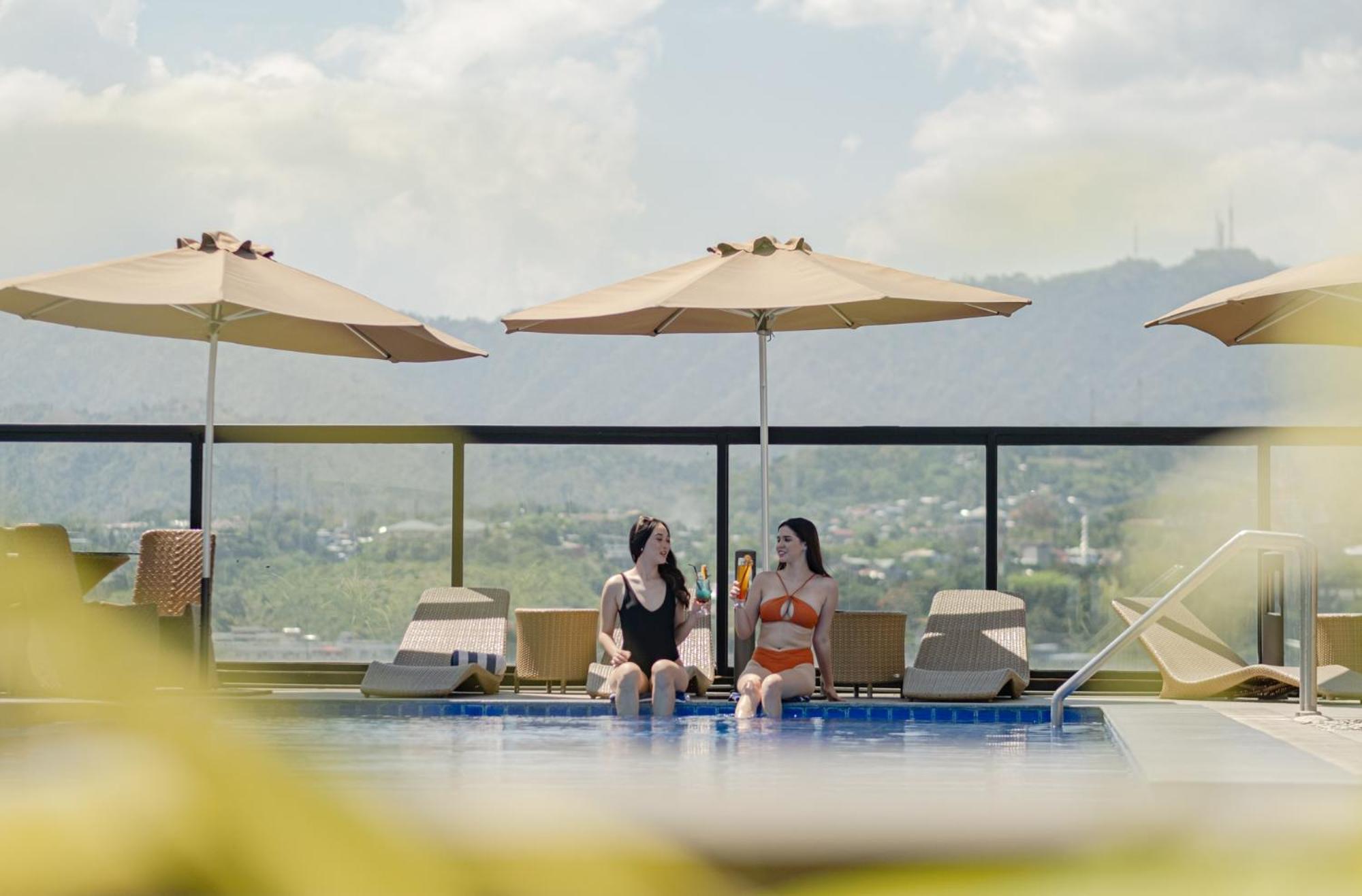 Seda Central Bloc Cebu - Multiple Use Hotel Exterior foto